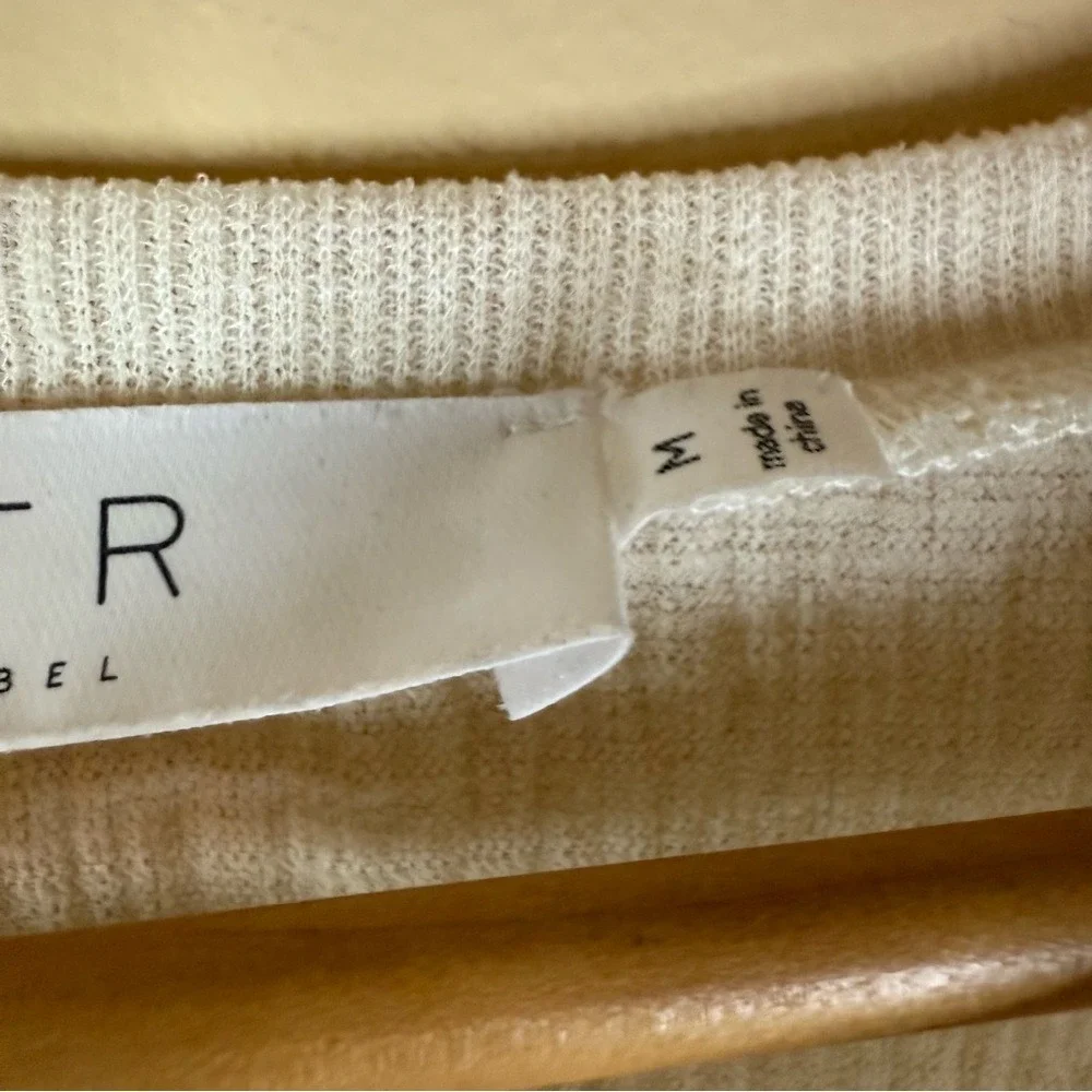 ASTR‎ The Label Cream Puff Sleeve Size Medium Top Short Sleeve Flattering Office